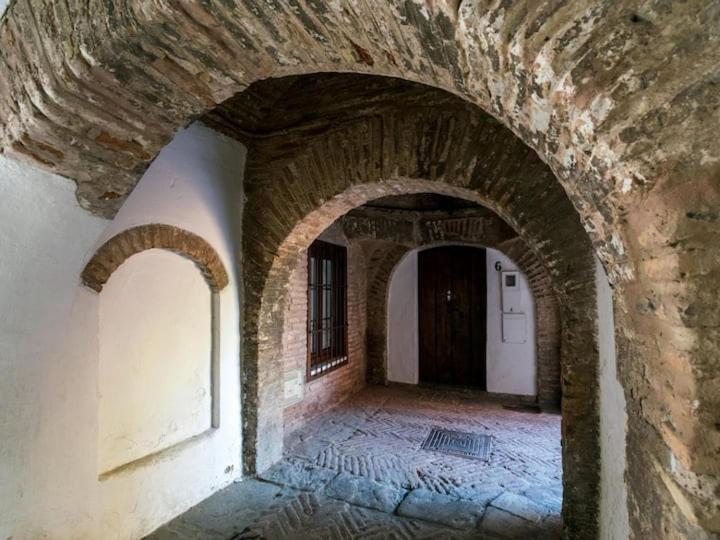 Historic House In The City Center Севилья Экстерьер фото